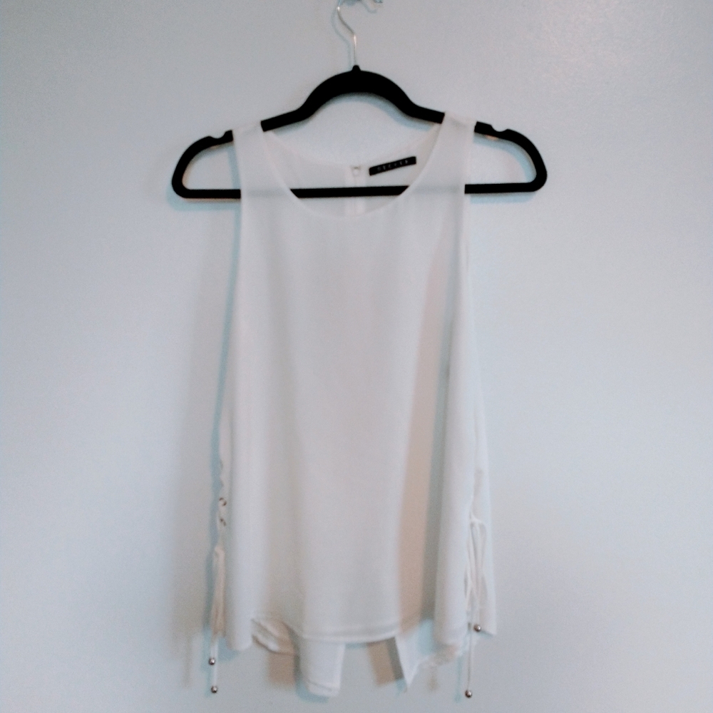 White tank top blouse with lace up sides. Decker size small, lined